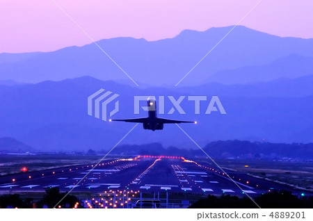 Douglas MD - 90 Last flight to Tokyo TakeOffGoodDay 4889201