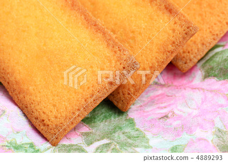 Financier (baked goods) Home Made / 3 pieces Financier (baked goods) Home Made / 3 pieces 4889293