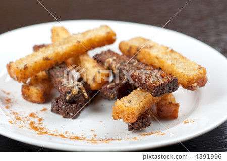 Rusk with garlic 4891996