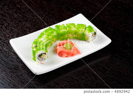 sushi rolls 4892942