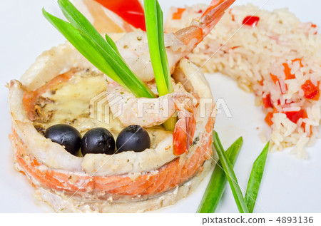 fish with rice and vegetables 4893136