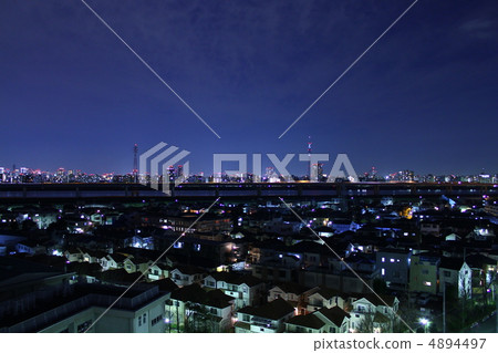東京在晚上 4894497
