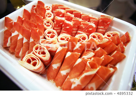 Hotpot的被分類的羊羔肉切片 Hotpot的被分類的羊羔肉切片 4895332