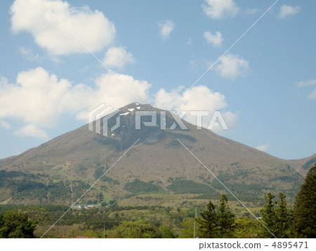 Bandai mountain in early summer 4895471