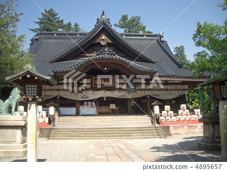 Oyama Shrine's worship hall (Kanazawa City, Ishikawa Prefecture) 4895657