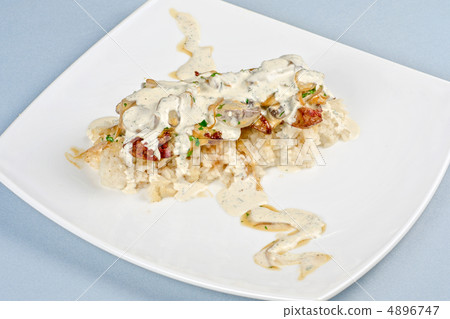 risotto with chicken liver 4896747
