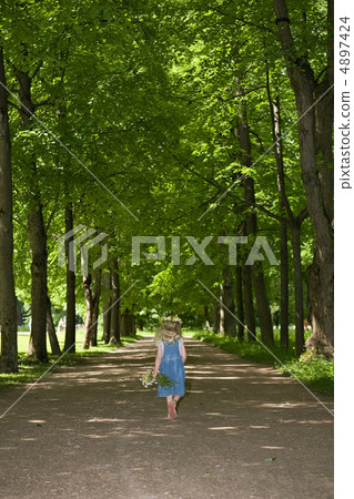 little girl little girl 4897424