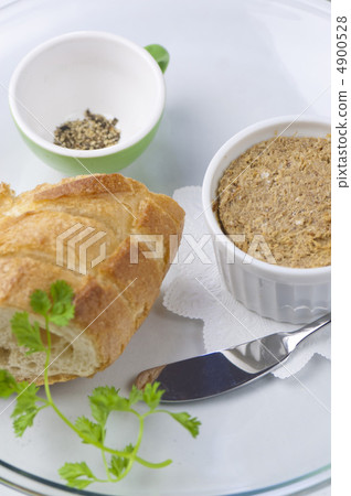 With Riet bucket 4900528