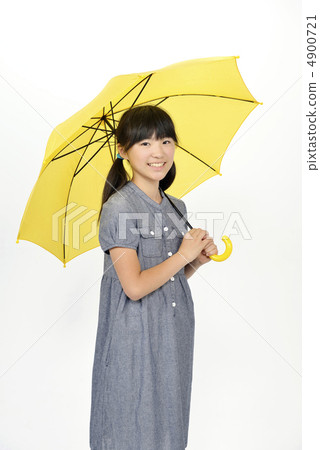 Elementary school girls popping umbrellas 4900721