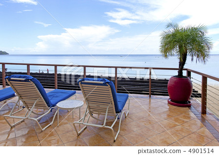 Resort hotel's seaside deck 4901514