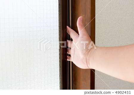 I got a hand! ! 4902431