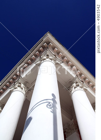 white pillars white pillars 4903542