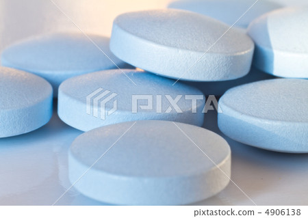 pills closeup 4906138