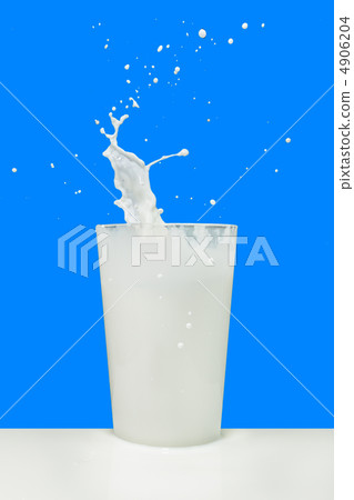 milk splash 4906204