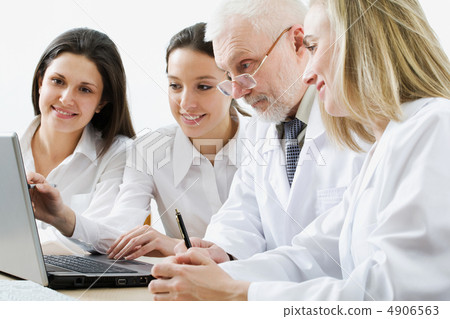 Medicine team Medicine team 4906563