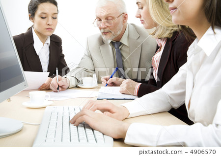 Working process Working process 4906570