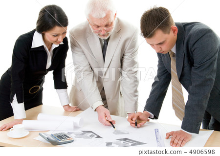 Working  businesspeople 4906598