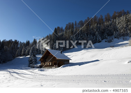 log cabin in winter log cabin in winter 4907385