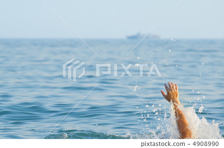 The drowning man The drowning man 4908990