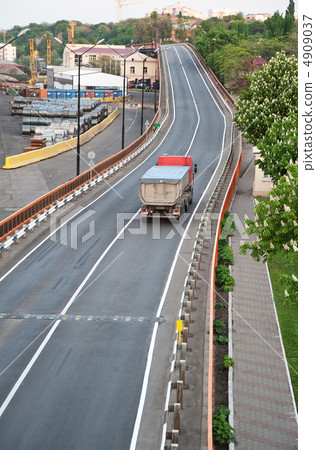 Automobile transportations Automobile transportations 4909037