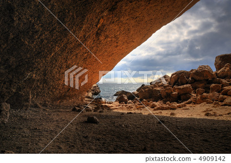 Cave 4909142