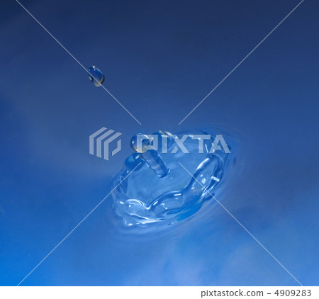 Splash water 4909283