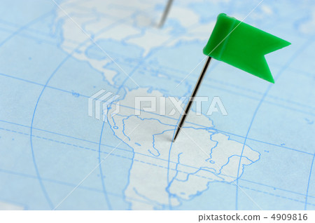 Flag green a pin on map 4909816