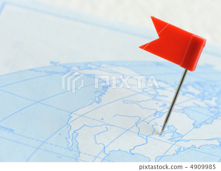Flag red a pin on map 4909985