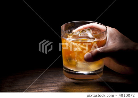 Lock of whiskey 4910072