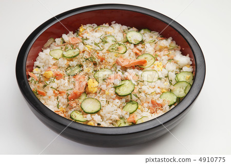 Salmon sushi Salmon sushi 4910775