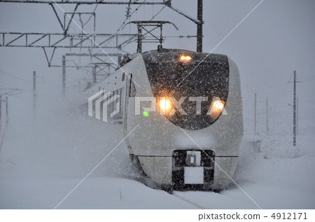 JR West Japan 683 series limited express shiragi run in the snow JR West Japan 683 series limited express shiragi run in the snow 4912171