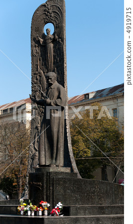 Monument Taras Shevchenko 4919715