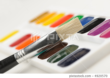 Brush with paints 4920570