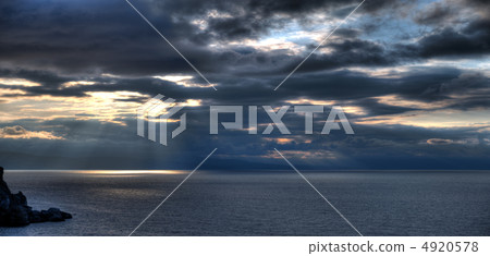 The night coastline and mountains 4920578