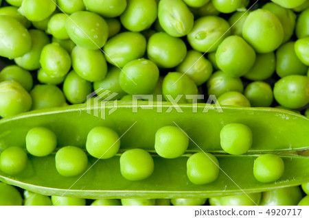 Pea background 4920717