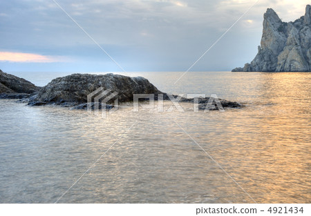 The night coastline and mountains 4921434
