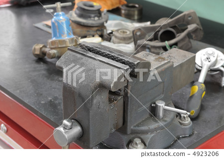 Old a vice on a workbench Old a vice on a workbench 4923206