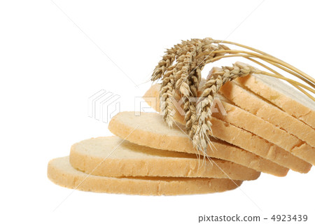 Wheat and cut bread 4923439