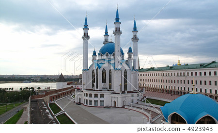 the Kul Sharif mosque and old Kremlin, Kazan 4923943