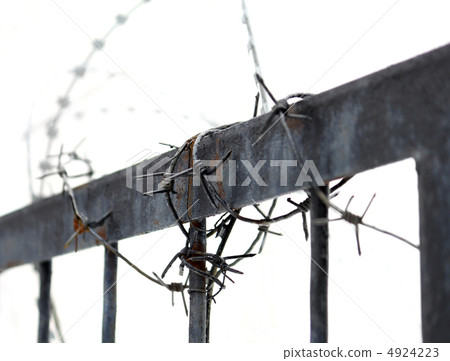 Barbed wire Barbed wire 4924223