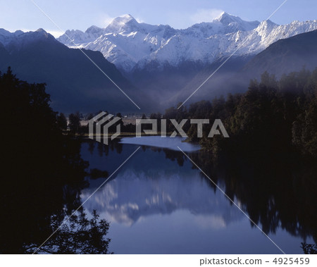 Matheson Lake, Mount Cook and Mount Tasman 4925459