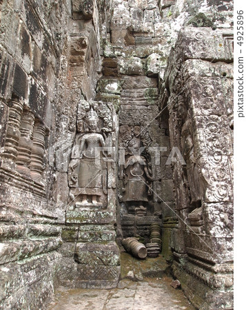 World Heritage Angkor Ruins · Bayon Temple Debaters 4925896