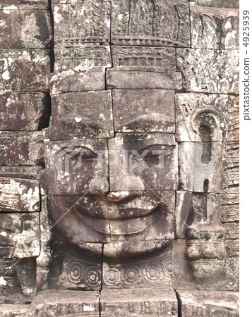 世界遺產巴戎寺的菩薩寺廟雕象 世界遺產巴戎寺的菩薩寺廟雕象 4925939
