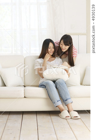 年輕的女士(閱讀) 年輕的女士(閱讀) 4930139