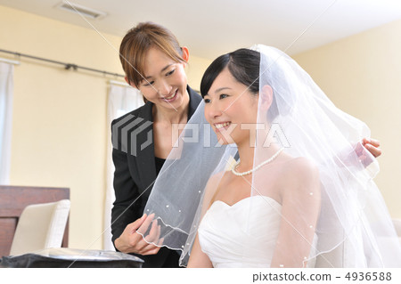婚姻 4936588
