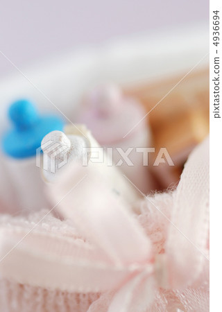 嬰兒奶瓶 4936694