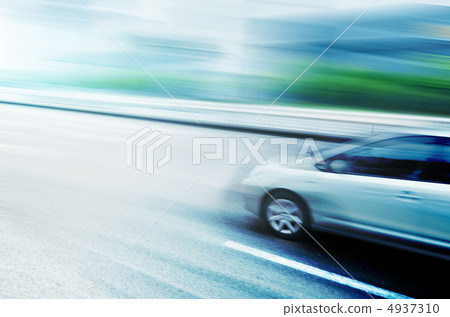 Accelerating car 4937310