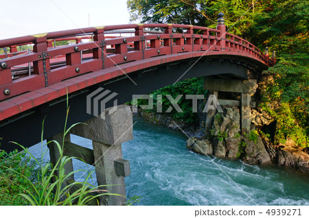 在日光的Shinkyo橋 在日光的Shinkyo橋 4939271