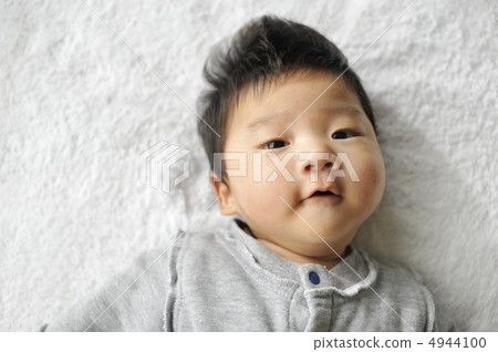 2個月大的寶寶 2個月大的寶寶 4944100