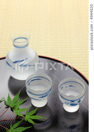 冷蘇打水和圓碗 冷蘇打水和圓碗 4944820